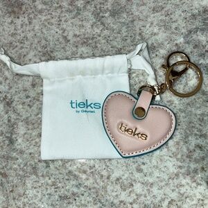 Tieks heart keychain (advent 2025) - ballerina pink